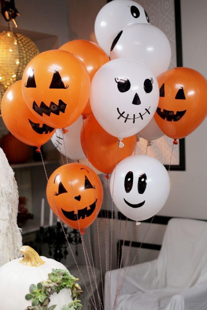 Decorazioni di halloween fai da te: palloncini da paura